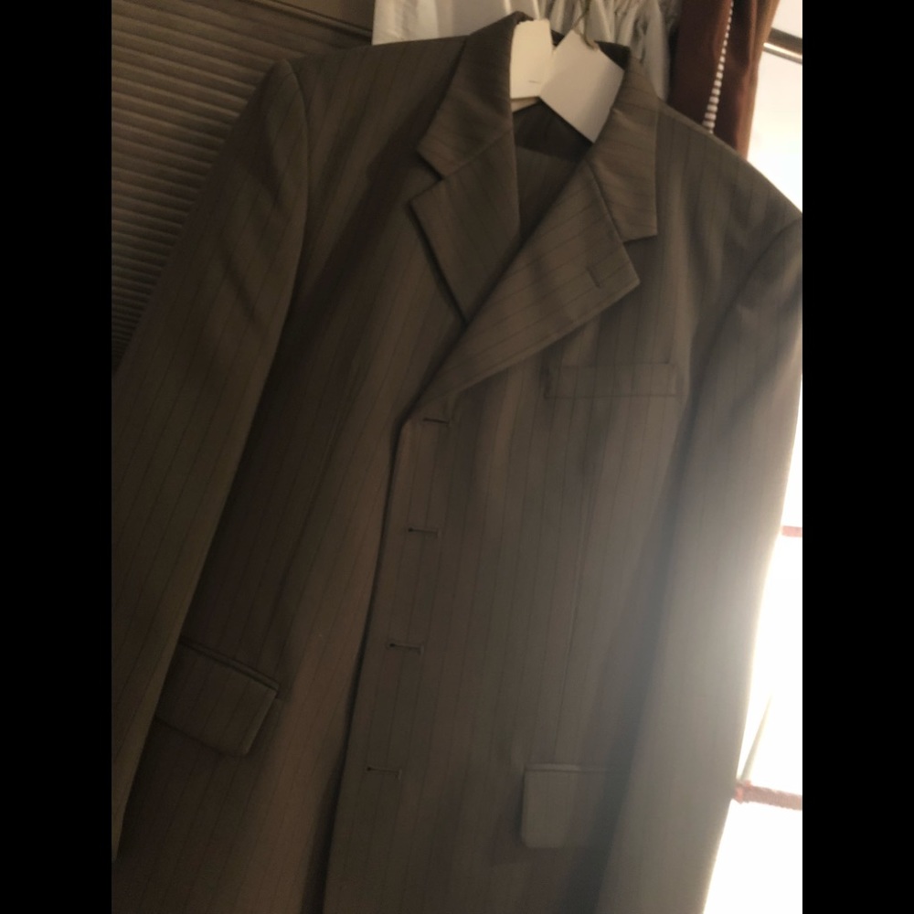 Men’s taupe pinstripe suite